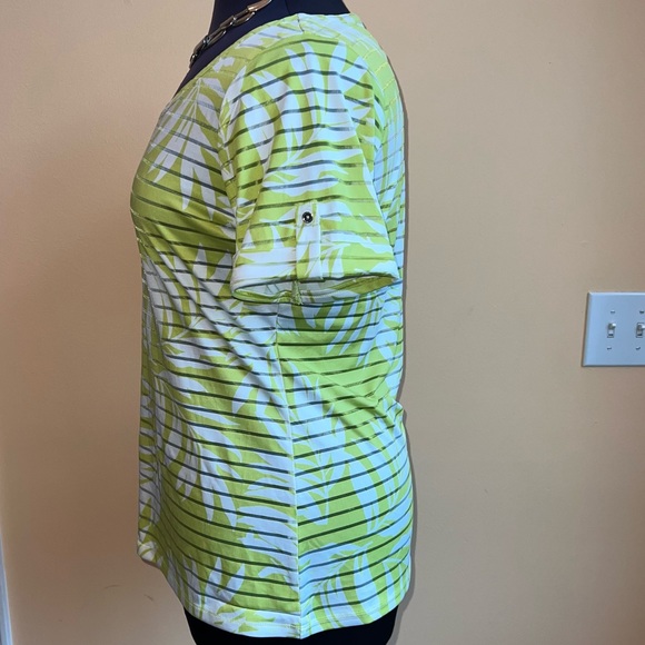 Ashley Stewart green and white leaf blouse size 14/16 1X - Picture 2 of 3
